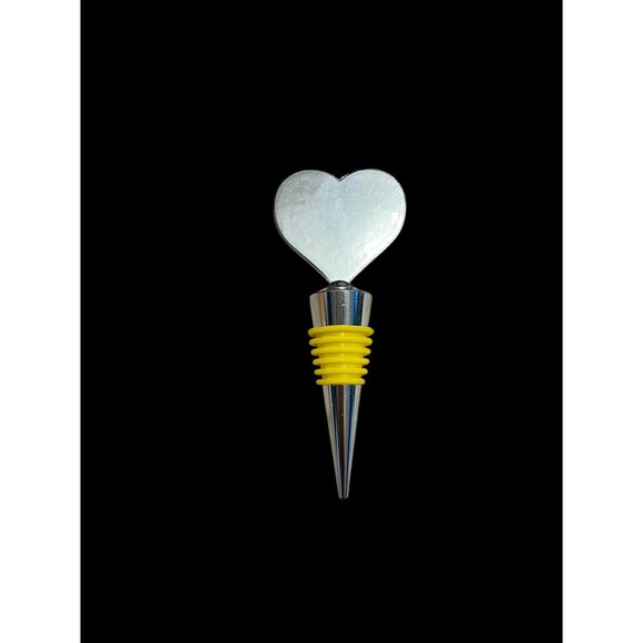 Rainbow Heart Wine Stopper with Yellow Rubber Ring – Contemporary Pride Design - Picture 4 of 4
